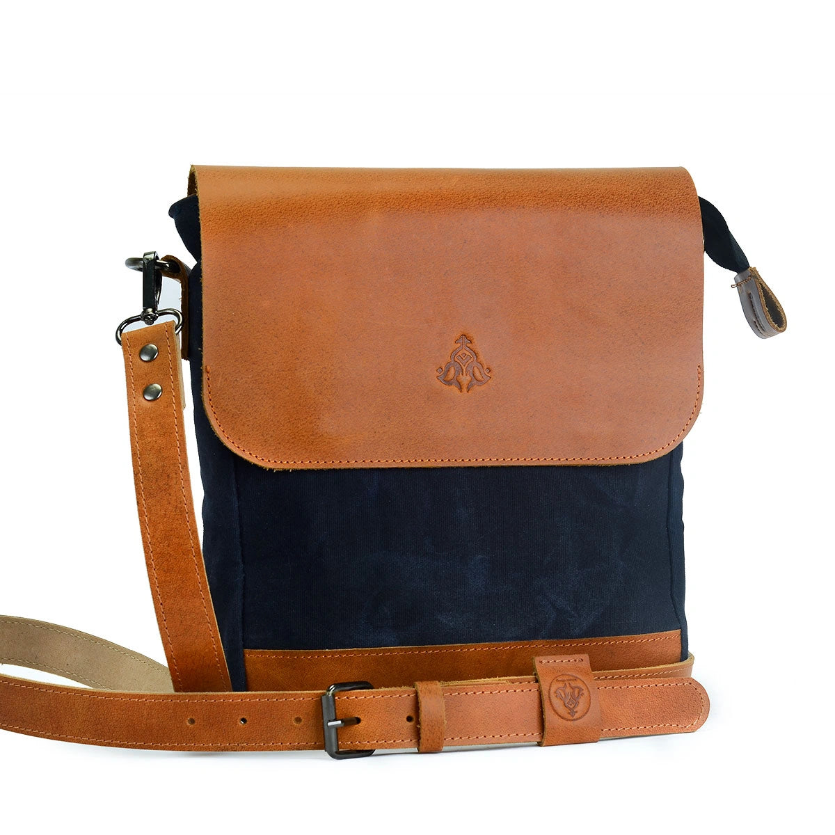 Blend Cross – Navy × Havana