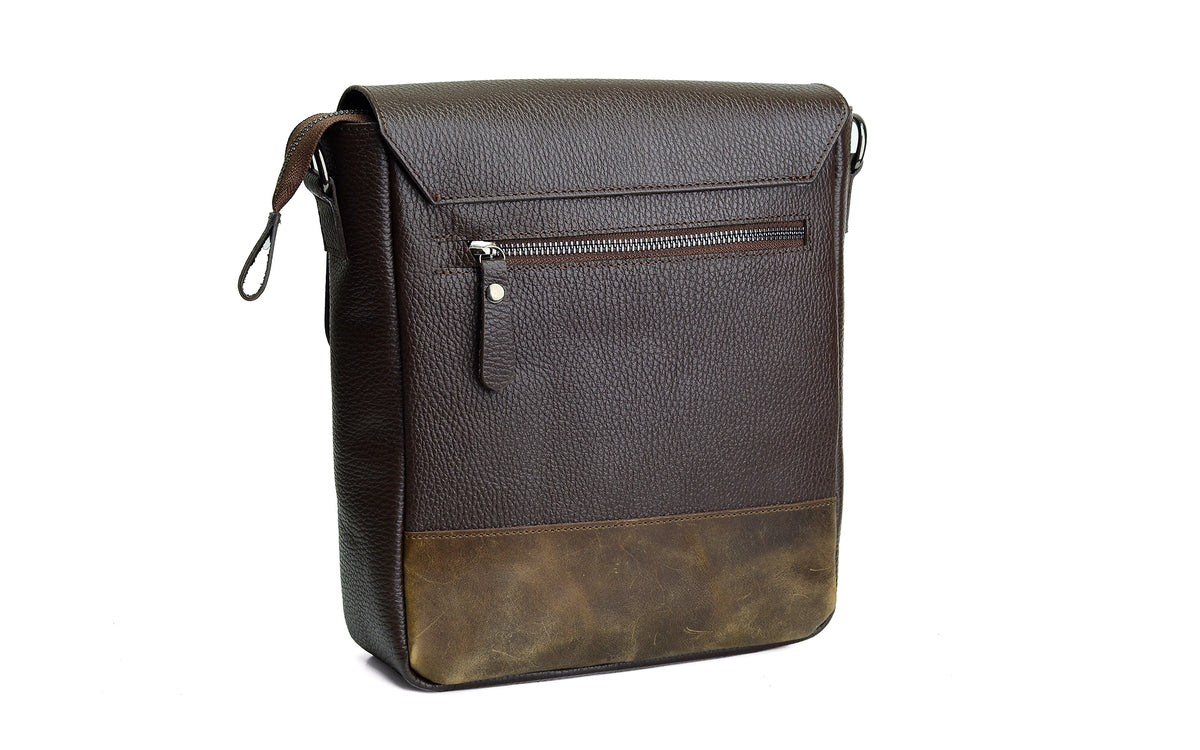 Classic men's leather crossbody bag, brown