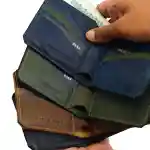 ⁦Vault Leather Wallet – Black⁩ - الصورة ⁦6⁩